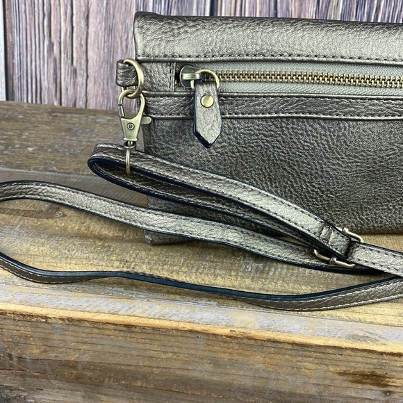 Joy Susan Metallic / Pewter Crossbody Bag - Picture 3 of 16
